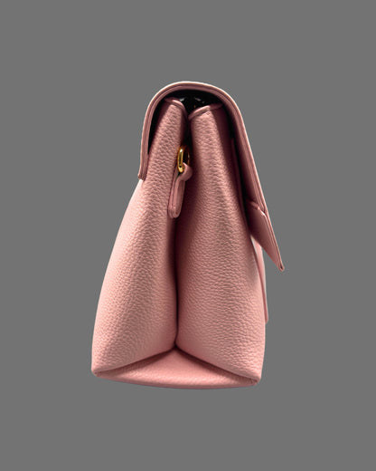 Borsa a Tracolla Coconuda Rosa Confetto con Patta e Chiusura a Passante - Donna Italiana