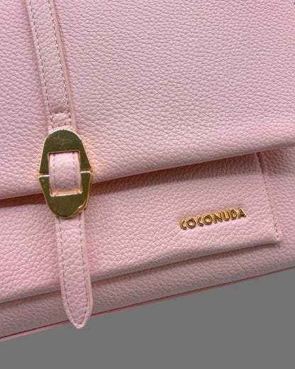 Borsa a Tracolla Coconuda Rosa Confetto con Patta e Chiusura a Passante - Donna Italiana