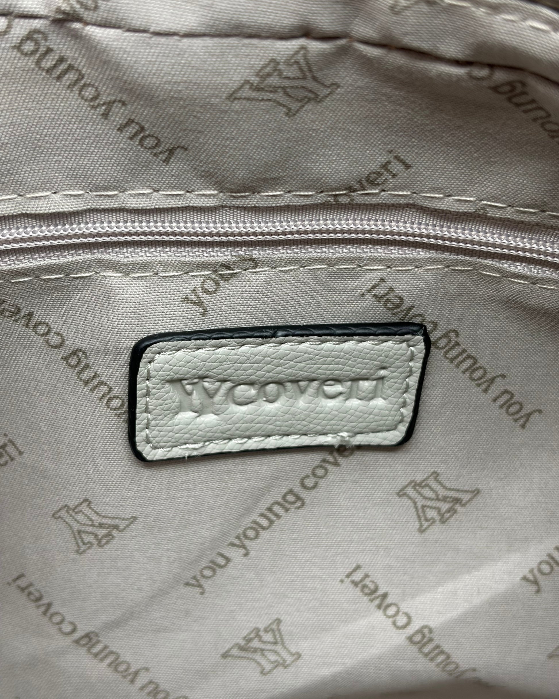 Borsa a Mano Enrico Coveri Grigio Ghiaccio con Pendente a Cerchio Dorato - Donna Italiana