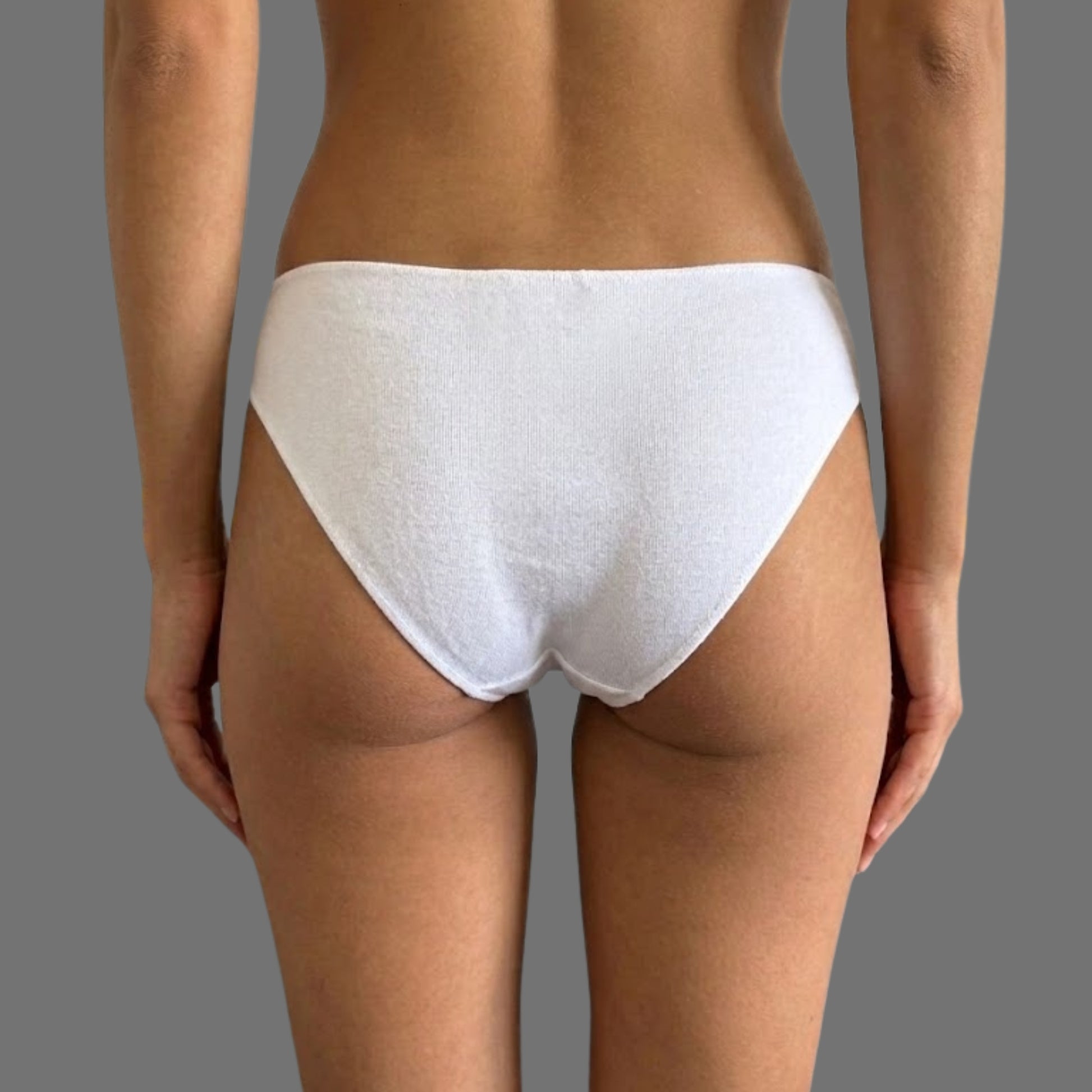 Slip Bikini Bianco con Farfalla – Comfort & Style - Donna Italiana